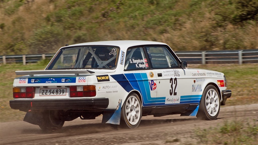 Kurt Mejer og Steen Bøgelund på hurtigt grus i 3. afdeling af DM i rally
(Foto: rallypics.dk - Viggo Johansen)